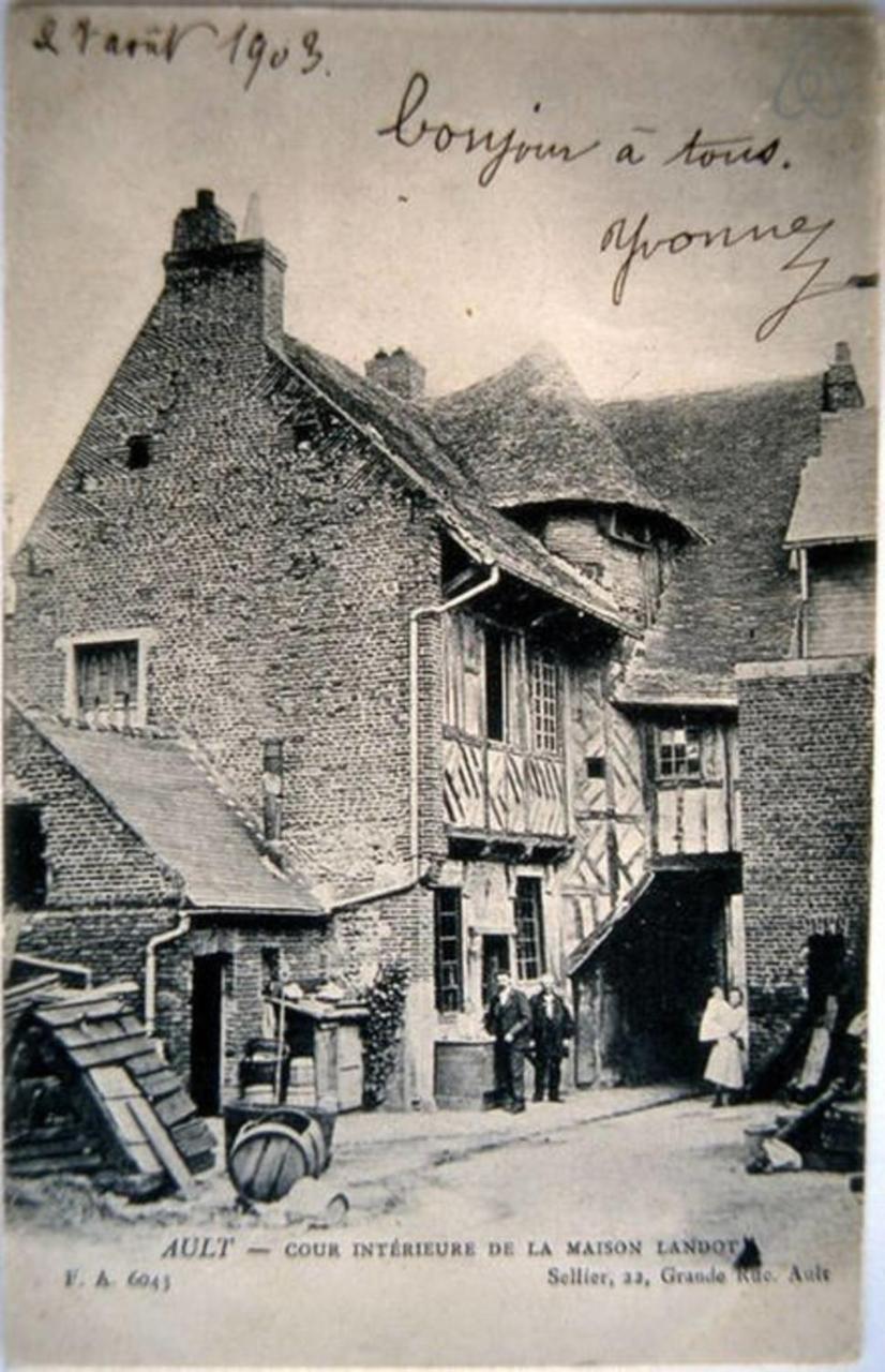 Aa13 - Le Victor Hugo - Sejour D'Exception Dans Un Appartement Historique Ault Exteriér fotografie